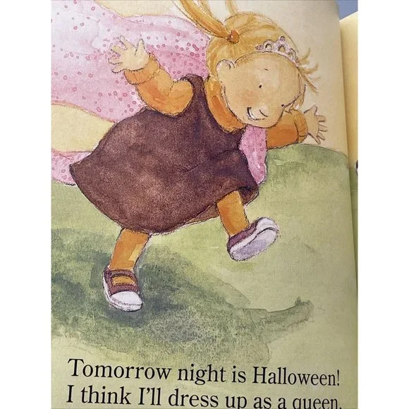 American Girl Doll The Bitty Twins Halloween Hardcover Book 5" Kids Rare - Picture 5 of 8